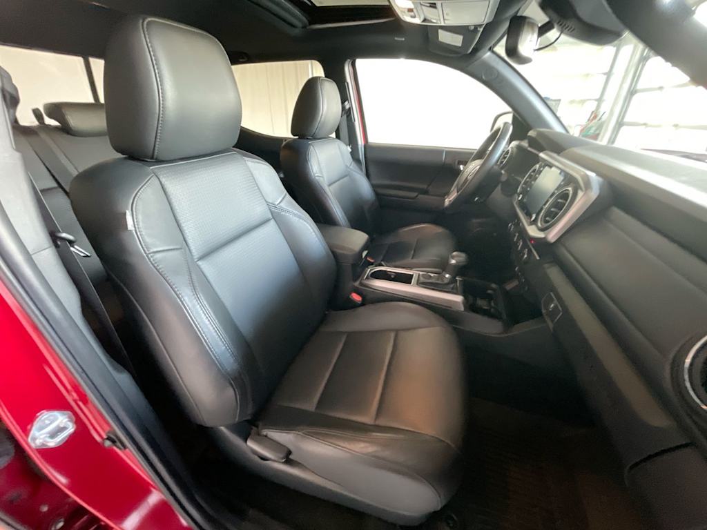 Thumbnail: 2022 Toyota Tacoma - 10