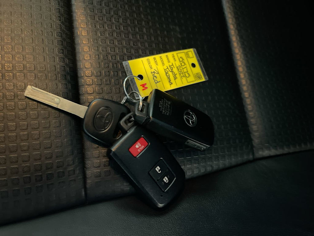 Thumbnail: 2022 Toyota Tacoma - 16