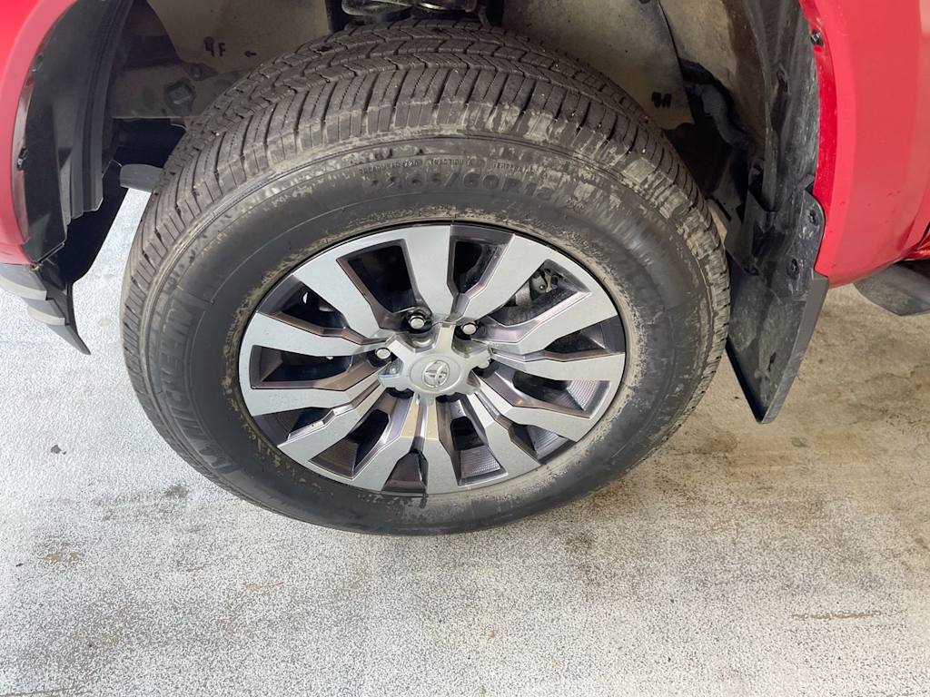 Thumbnail: 2022 Toyota Tacoma - 7