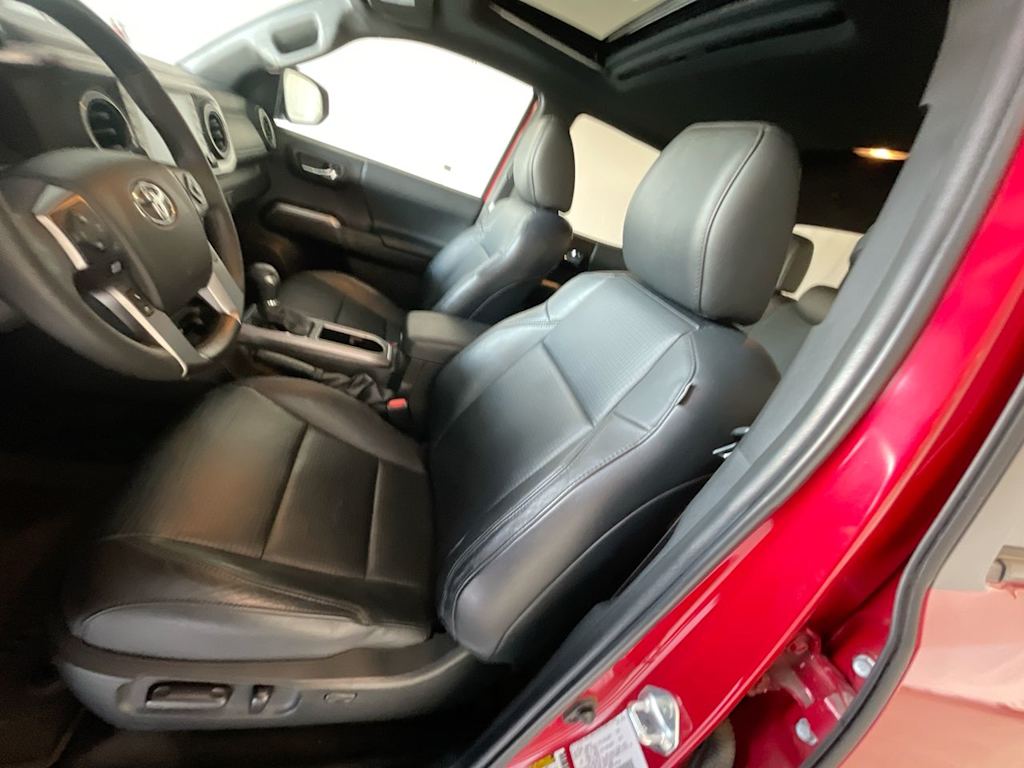 Thumbnail: 2022 Toyota Tacoma - 9