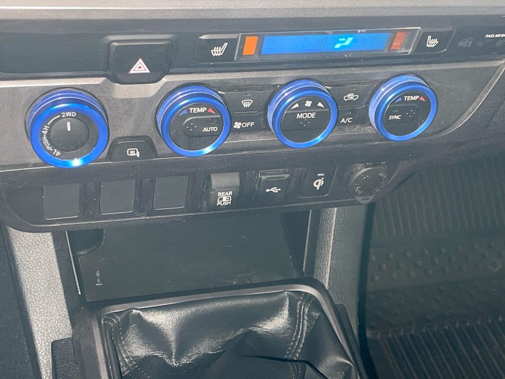 Thumbnail: 2023 Toyota Tacoma - 25