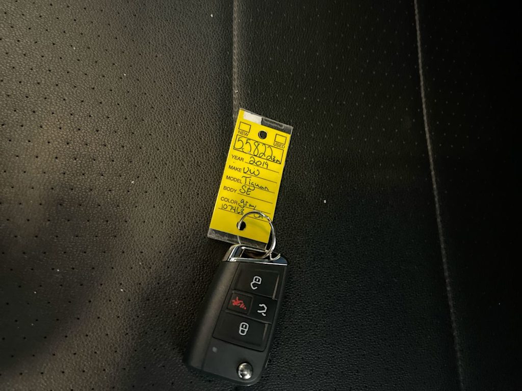 Thumbnail: 2019 Volkswagen Tiguan - 16