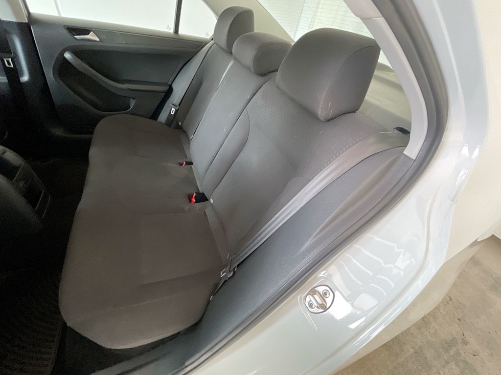 Thumbnail: 2016 Volkswagen Jetta - 10
