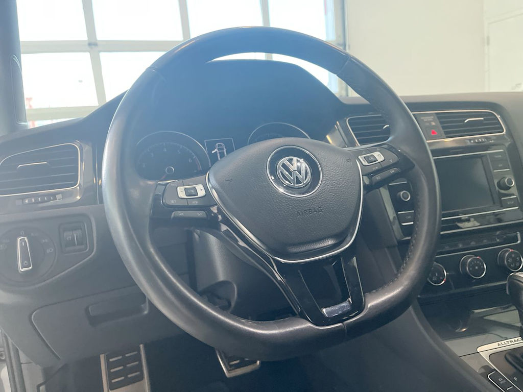 2019 Volkswagen Golf Alltrack S 2