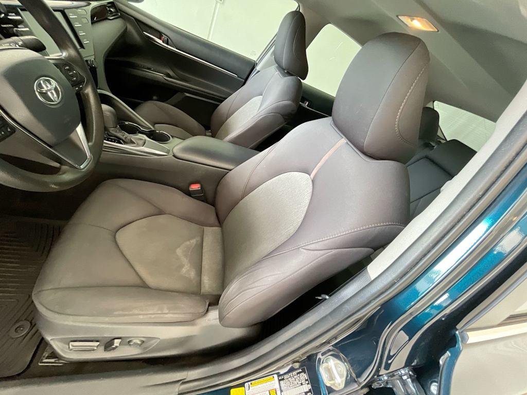 Thumbnail: 2019 Toyota Camry - 9