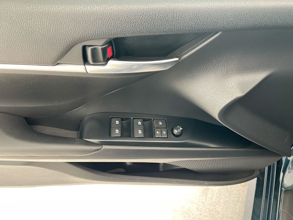 Thumbnail: 2019 Toyota Camry - 23