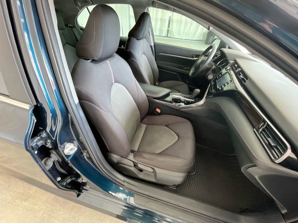 Thumbnail: 2019 Toyota Camry - 10