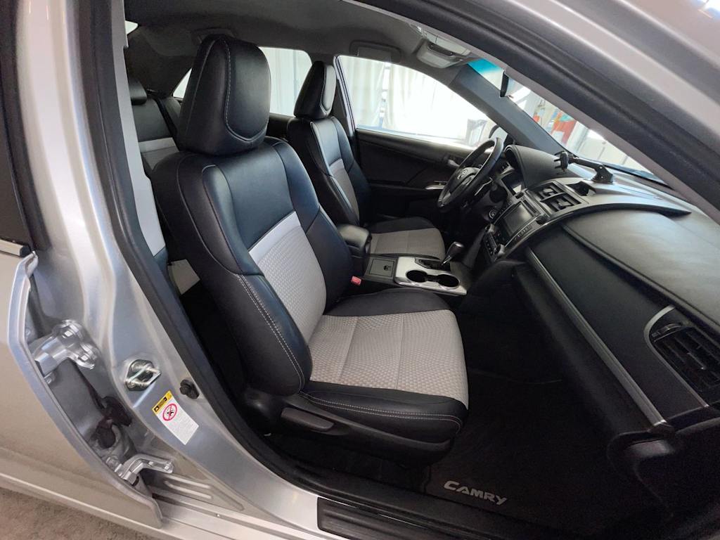 Thumbnail: 2014 Toyota Camry - 9