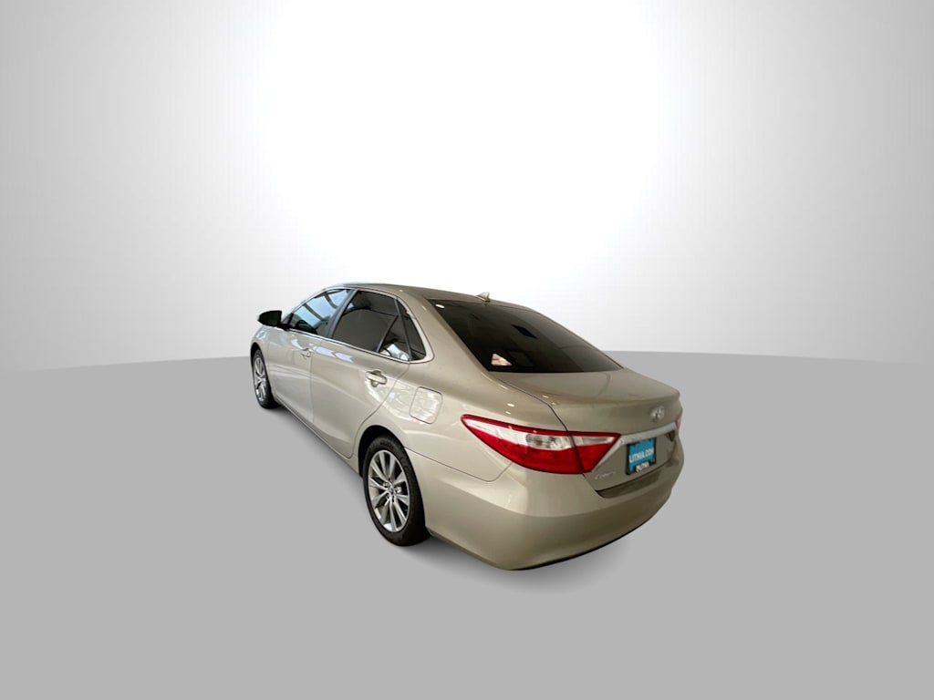 Thumbnail: 2016 Toyota Camry - 18