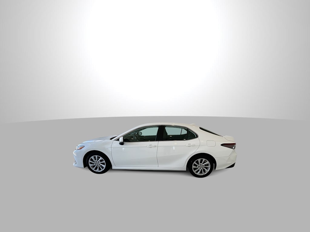 2023 Toyota Camry LE 18