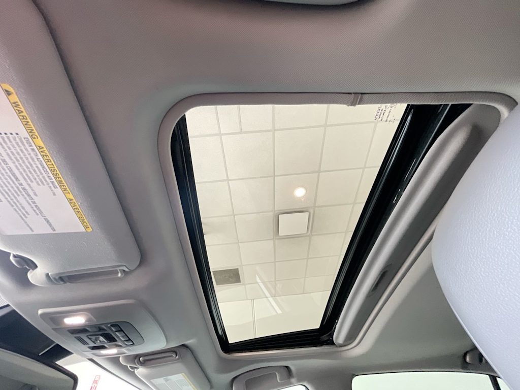 2020 Toyota Camry XLE 28