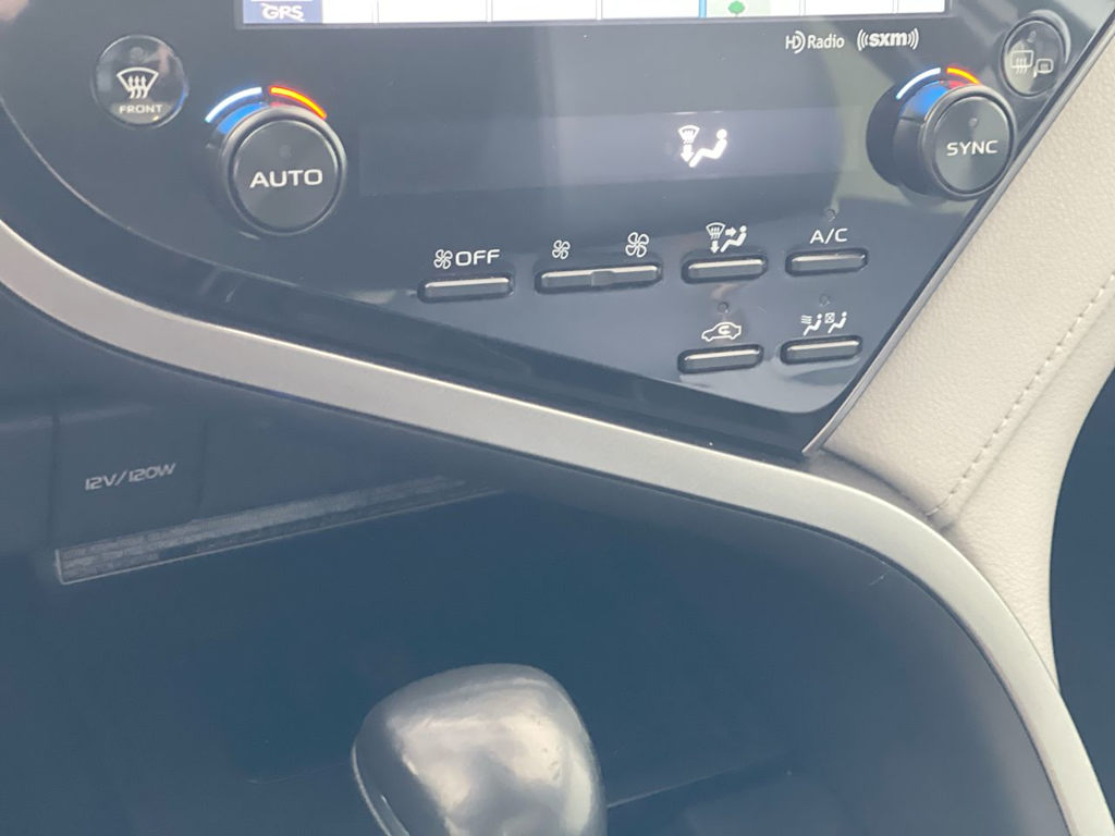 2020 Toyota Camry XLE 26