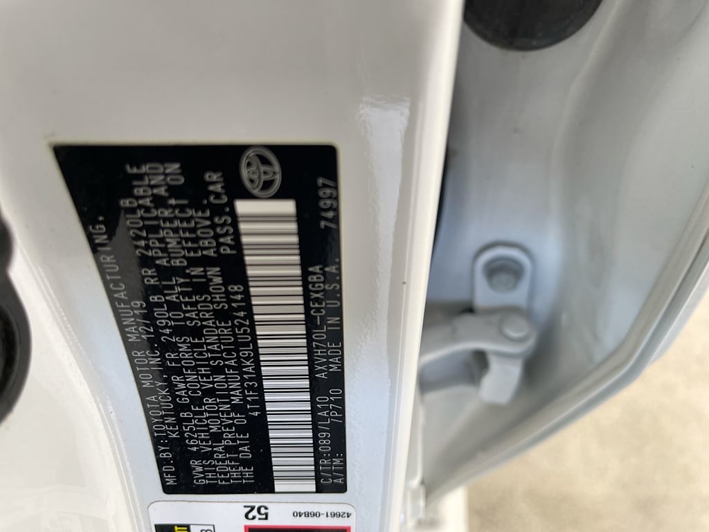 2020 Toyota Camry XLE 16