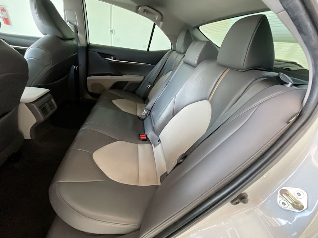 2020 Toyota Camry XLE 10