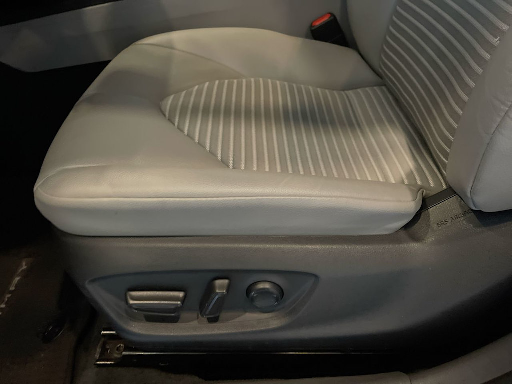 Thumbnail: 2022 Toyota Camry - 21