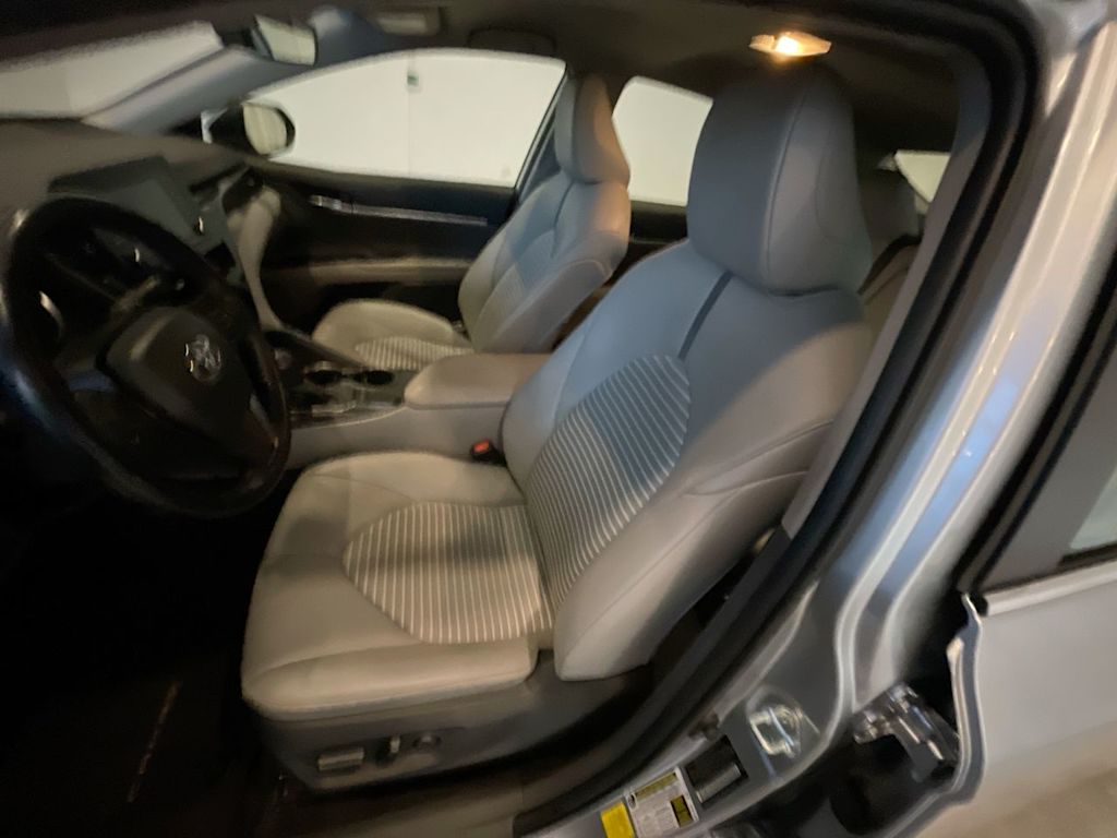 Thumbnail: 2022 Toyota Camry - 8