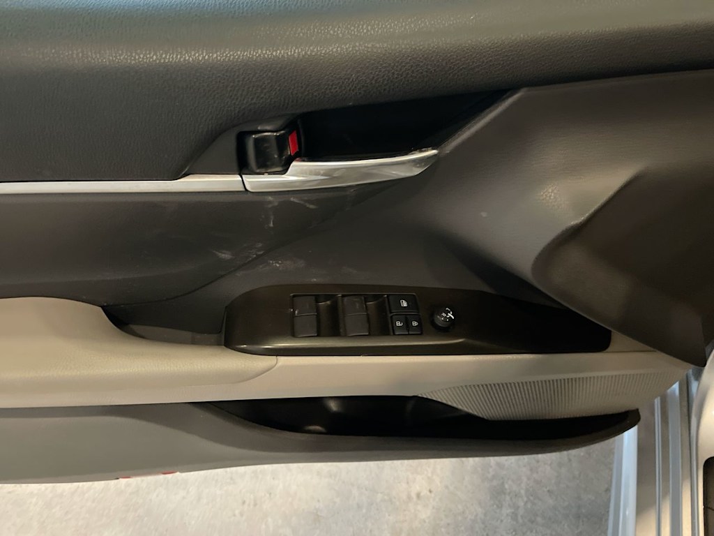 Thumbnail: 2022 Toyota Camry - 22