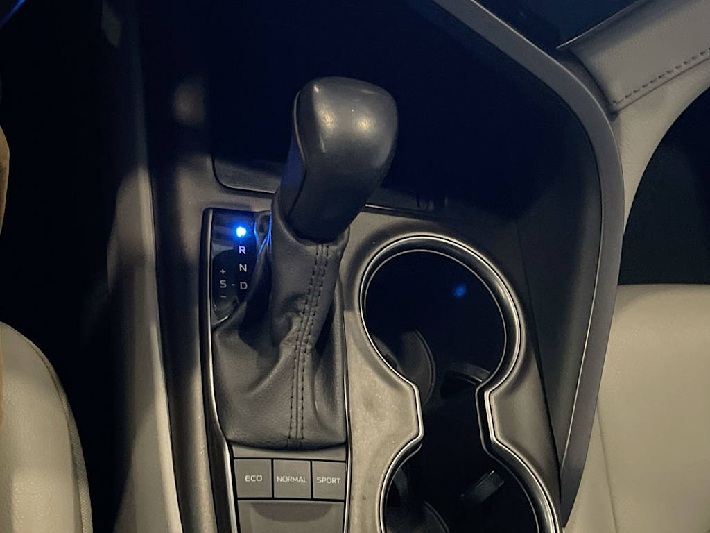 Thumbnail: 2022 Toyota Camry - 12