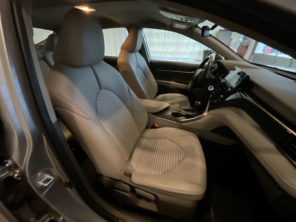 Thumbnail: 2022 Toyota Camry - 9
