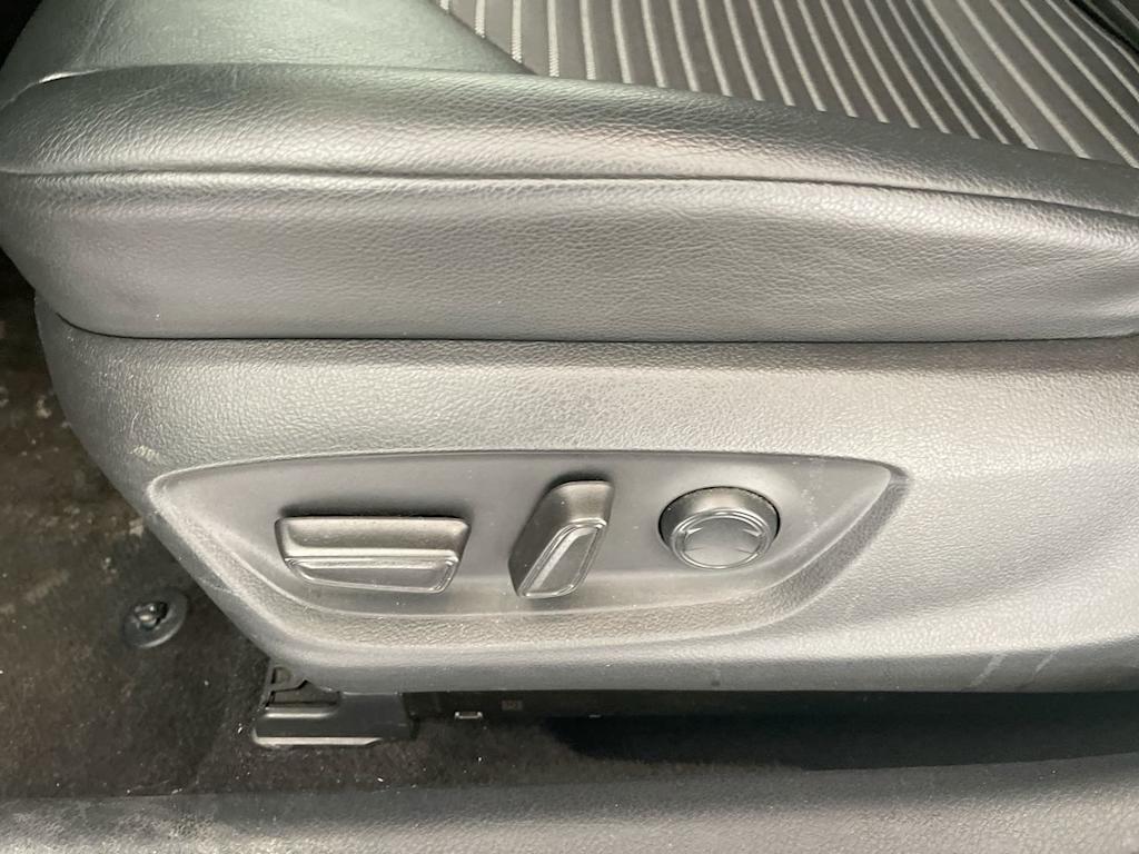 2021 Toyota Camry SE 21