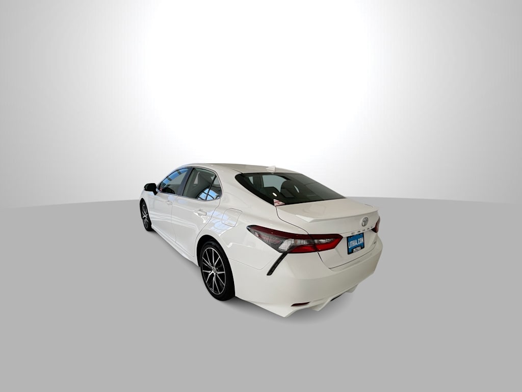 2021 Toyota Camry SE 18