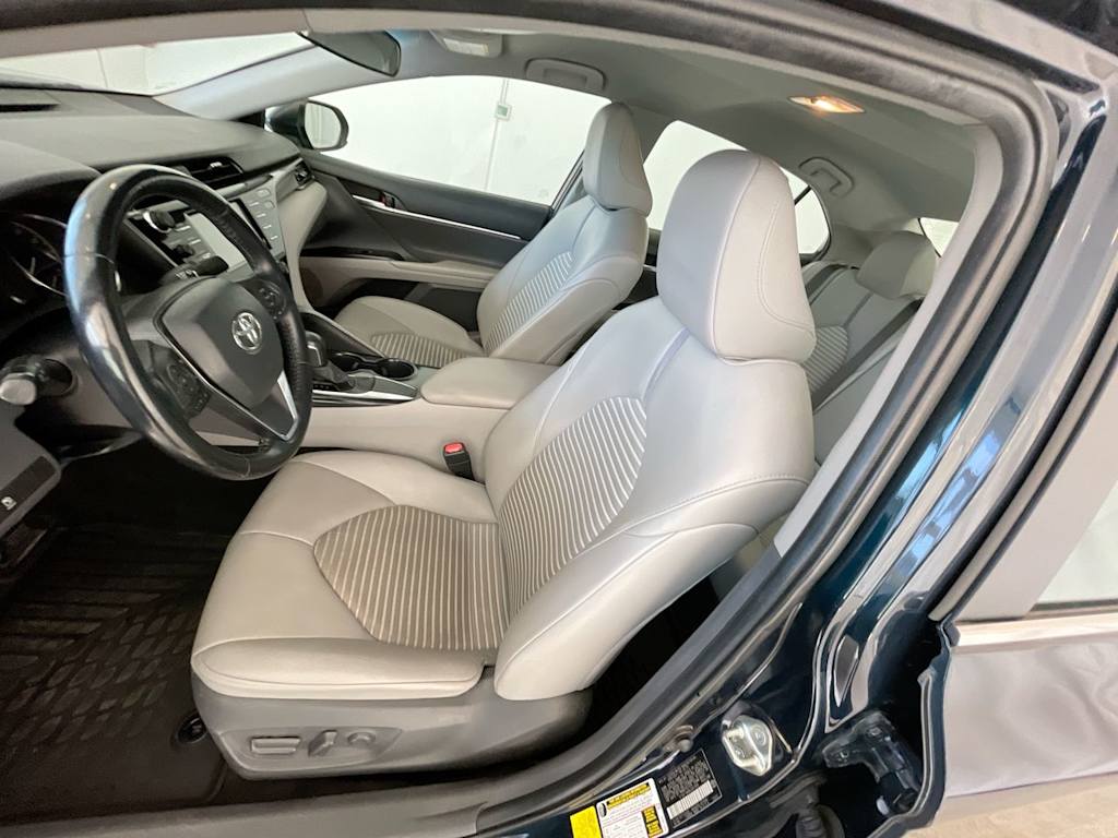 Thumbnail: 2020 Toyota Camry - 8