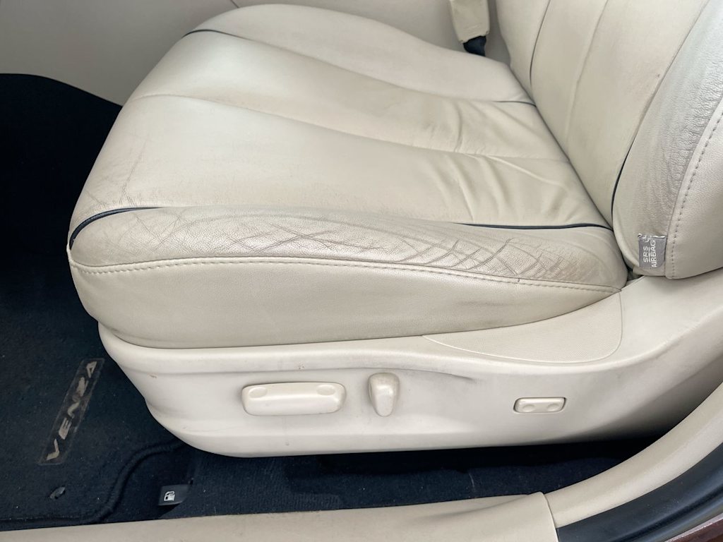Thumbnail: 2009 Toyota Venza - 22