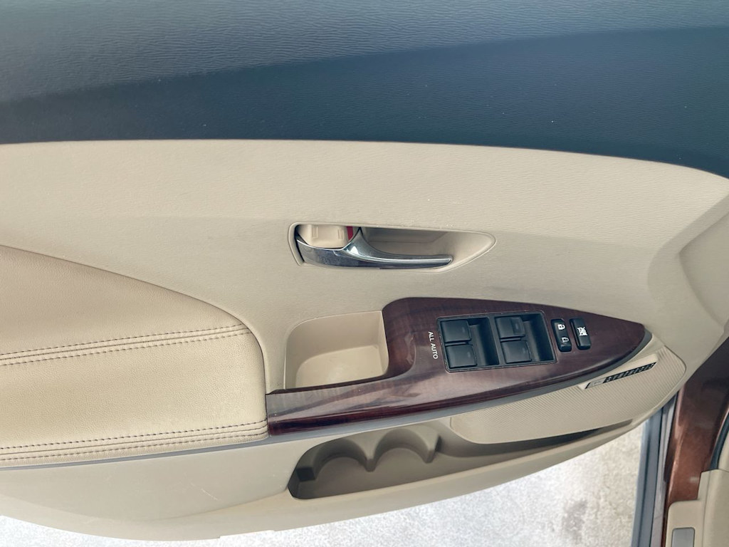 Thumbnail: 2009 Toyota Venza - 23