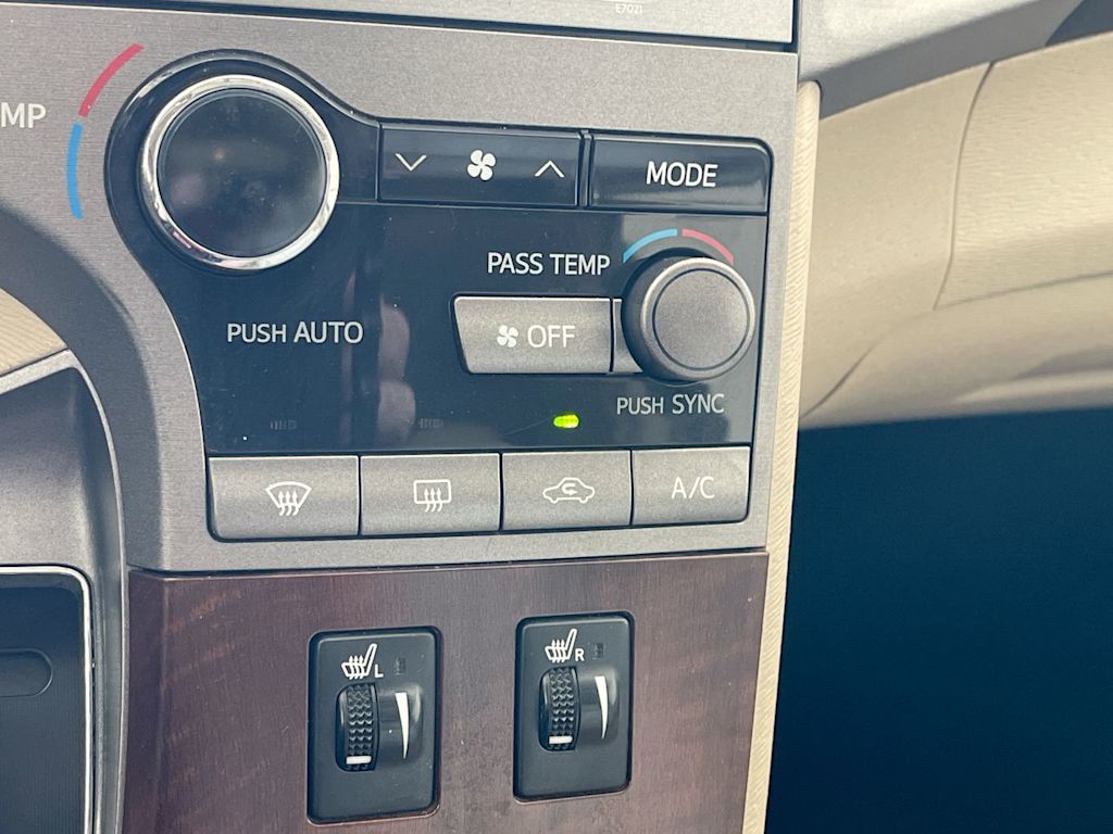 Thumbnail: 2009 Toyota Venza - 26