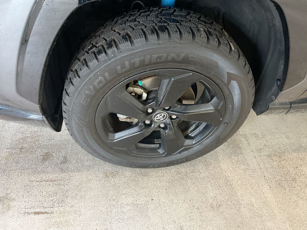 Thumbnail: 2021 Toyota RAV4 - 7