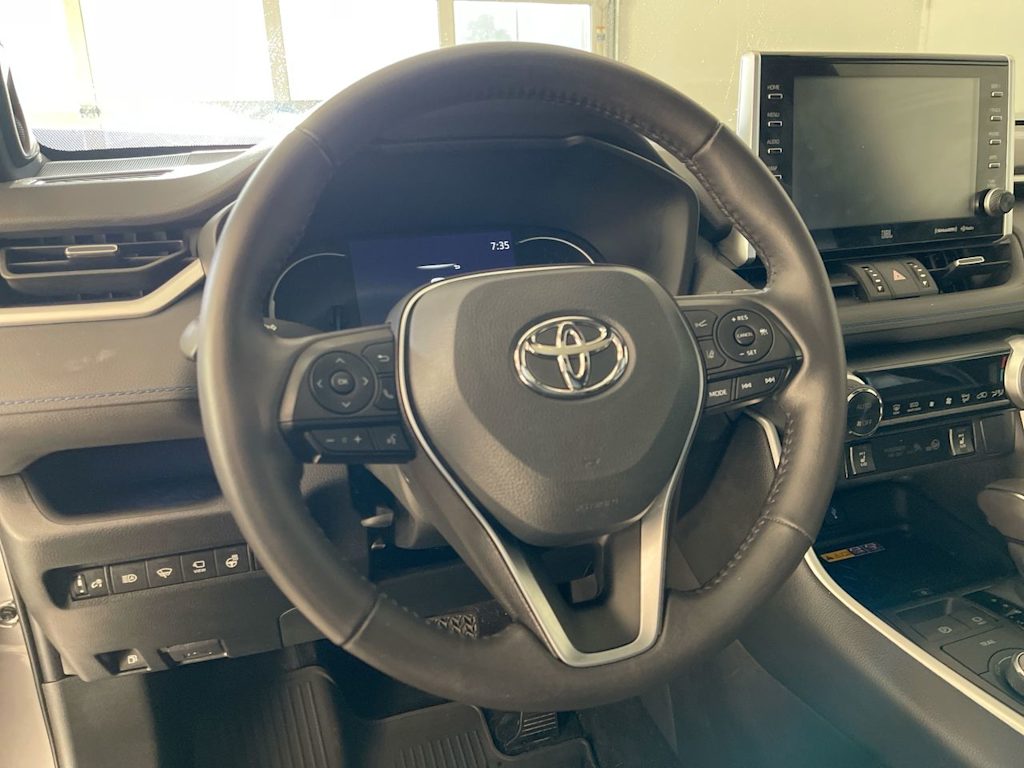 Thumbnail: 2022 Toyota RAV4 - 2