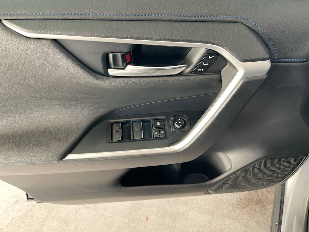 Thumbnail: 2022 Toyota RAV4 - 23