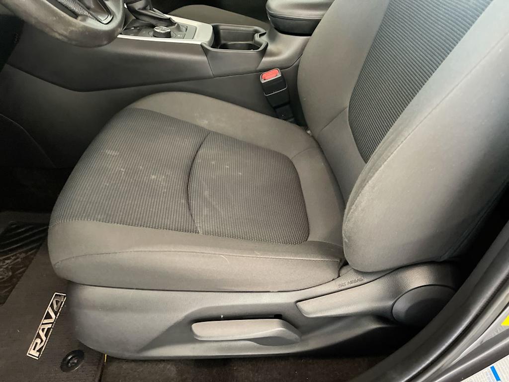Thumbnail: 2021 Toyota RAV4 - 22