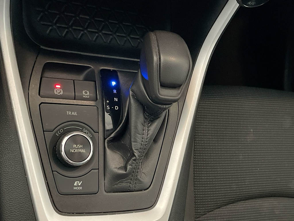 Thumbnail: 2021 Toyota RAV4 - 14