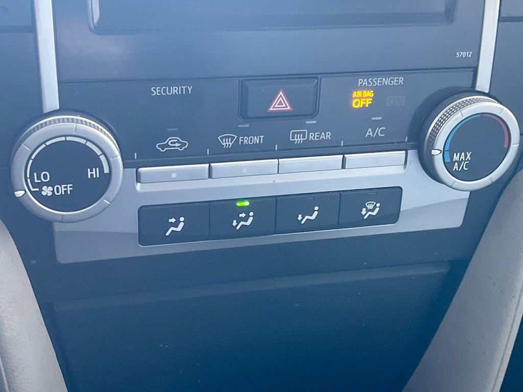 Thumbnail: 2012 Toyota Camry - 24