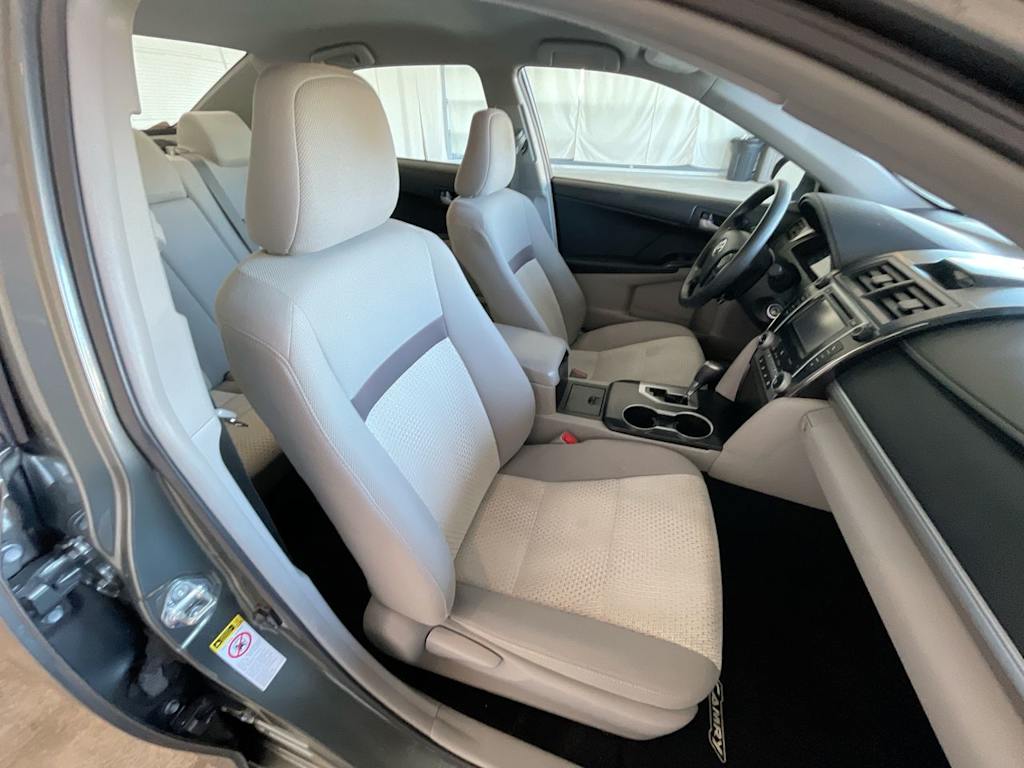 Thumbnail: 2012 Toyota Camry - 25