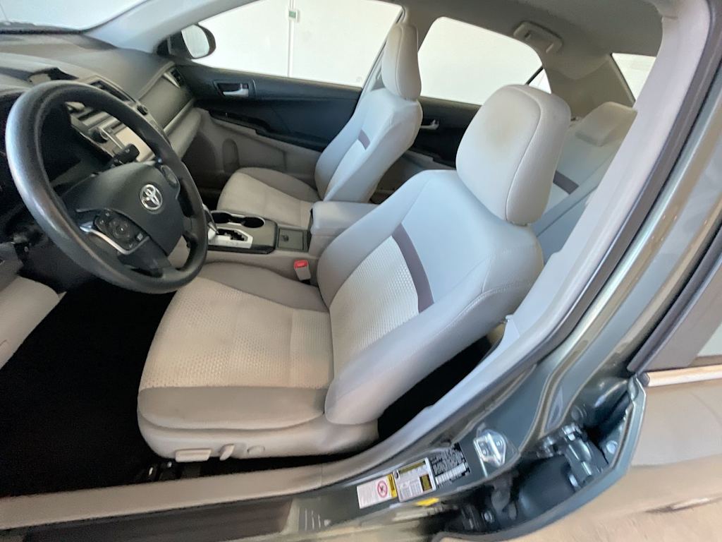 Thumbnail: 2012 Toyota Camry - 9