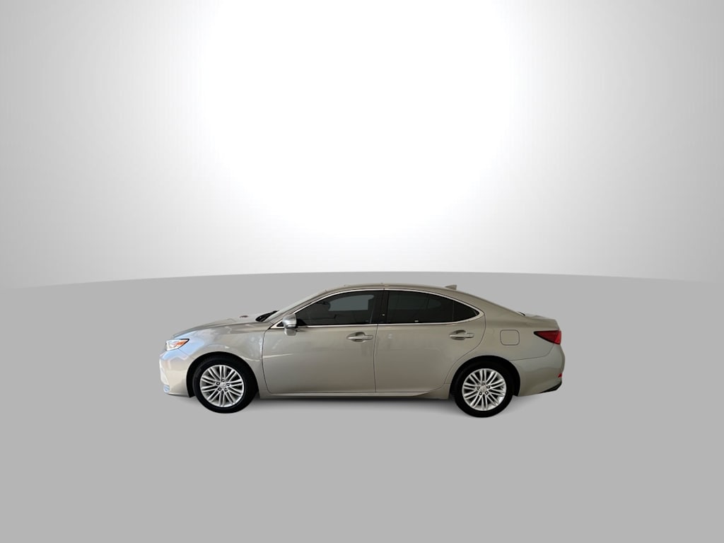 Thumbnail: 2017 Lexus ES - 17