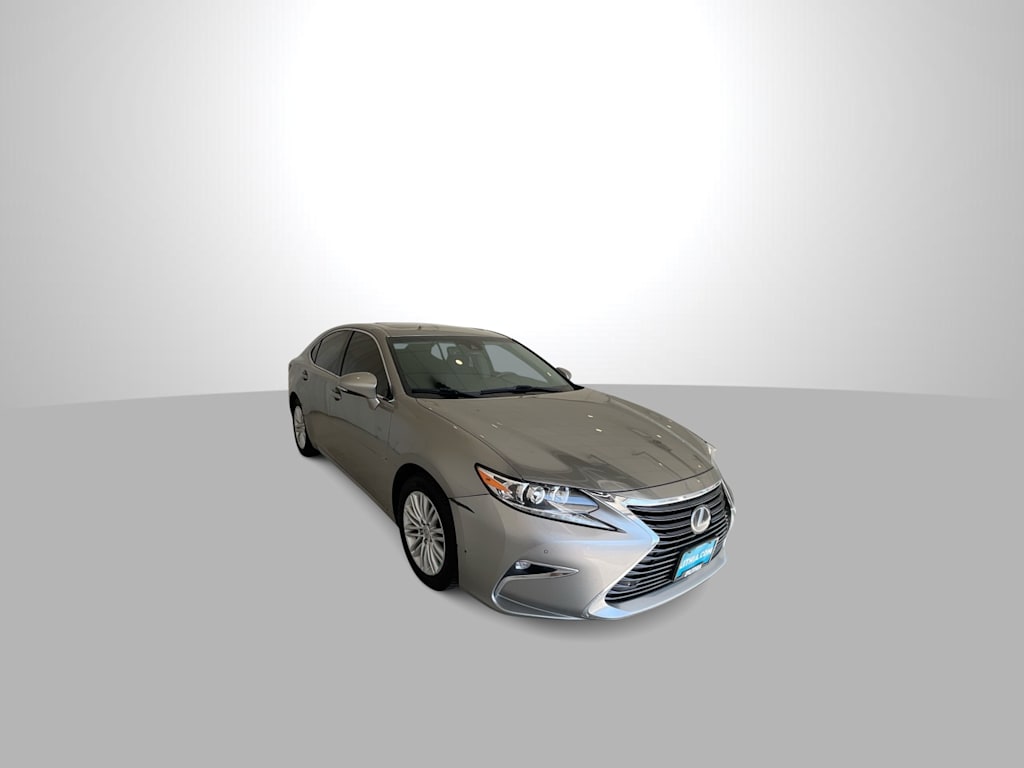 Thumbnail: 2017 Lexus ES - 4