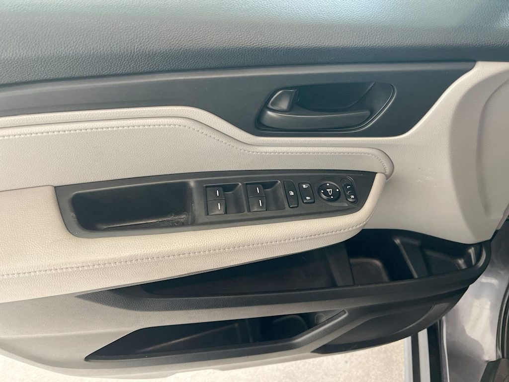 Thumbnail: 2019 Honda Odyssey - 22