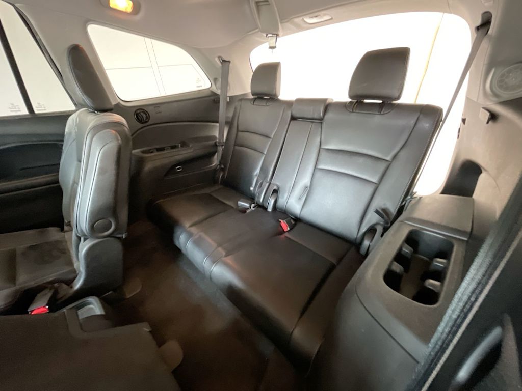Thumbnail: 2016 Honda Pilot - 29