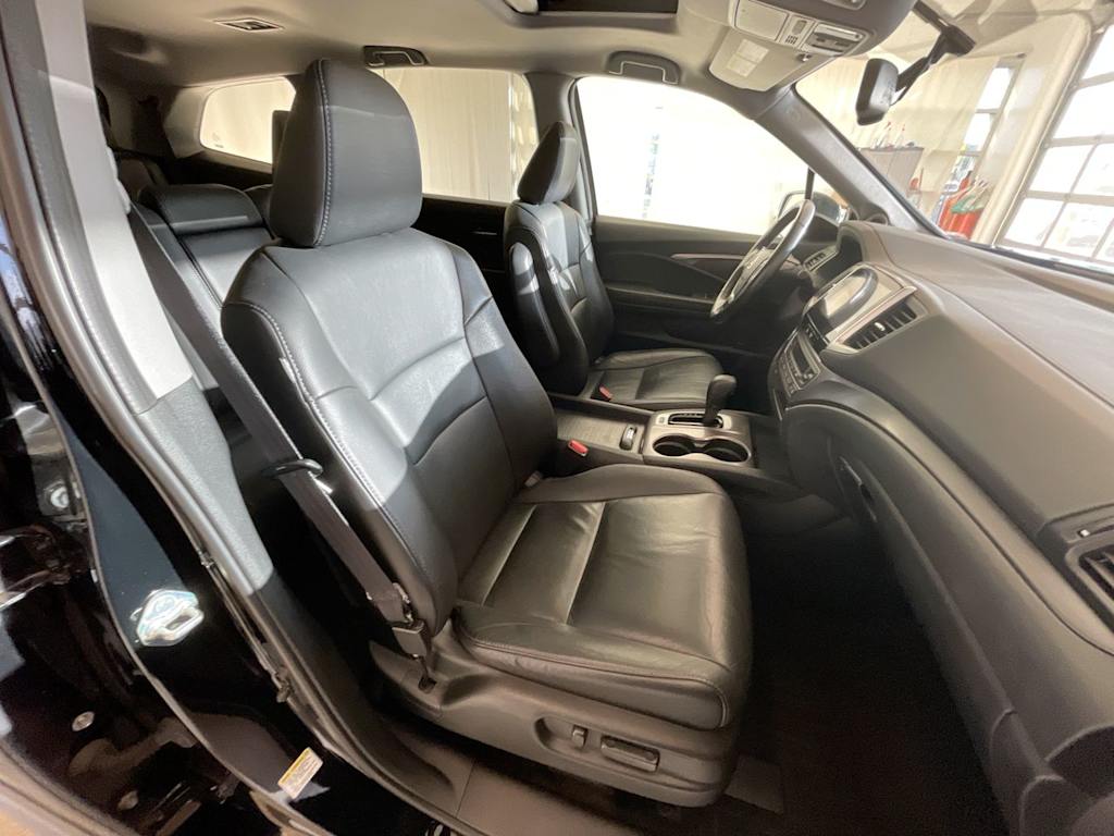 Thumbnail: 2016 Honda Pilot - 10