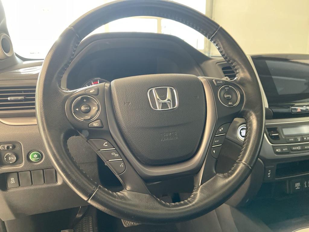 Thumbnail: 2016 Honda Pilot - 2