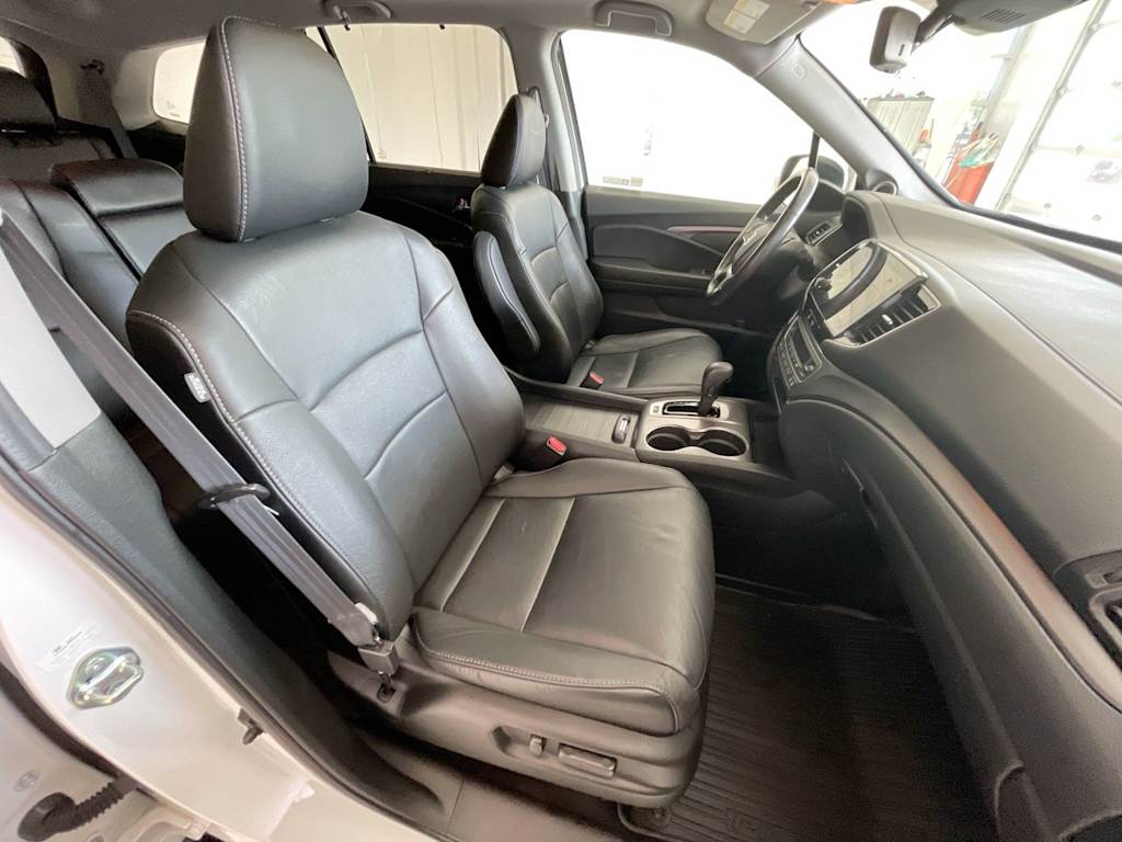 Thumbnail: 2020 Honda Pilot - 11