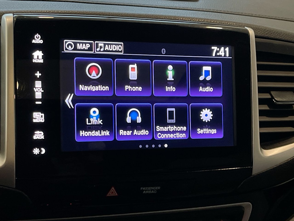 Thumbnail: 2017 Honda Pilot - 12