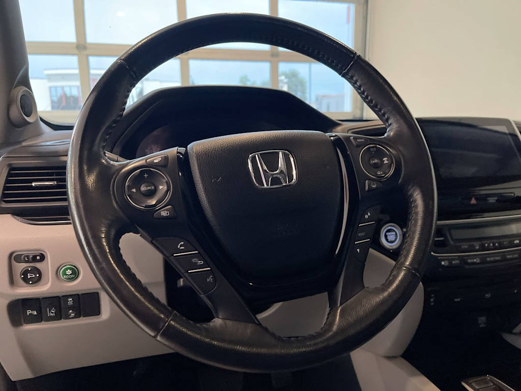 Thumbnail: 2017 Honda Pilot - 2