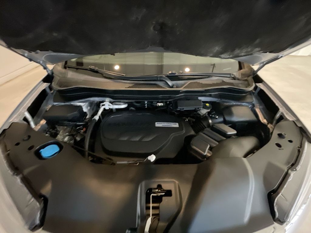Thumbnail: 2017 Honda Pilot - 8