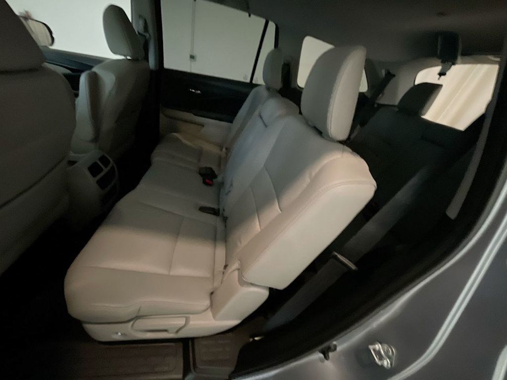 Thumbnail: 2017 Honda Pilot - 11
