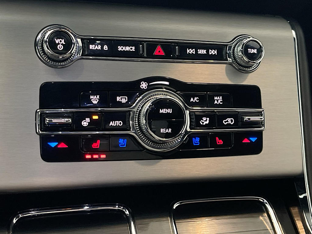 Thumbnail: 2023 Lincoln Aviator - 24