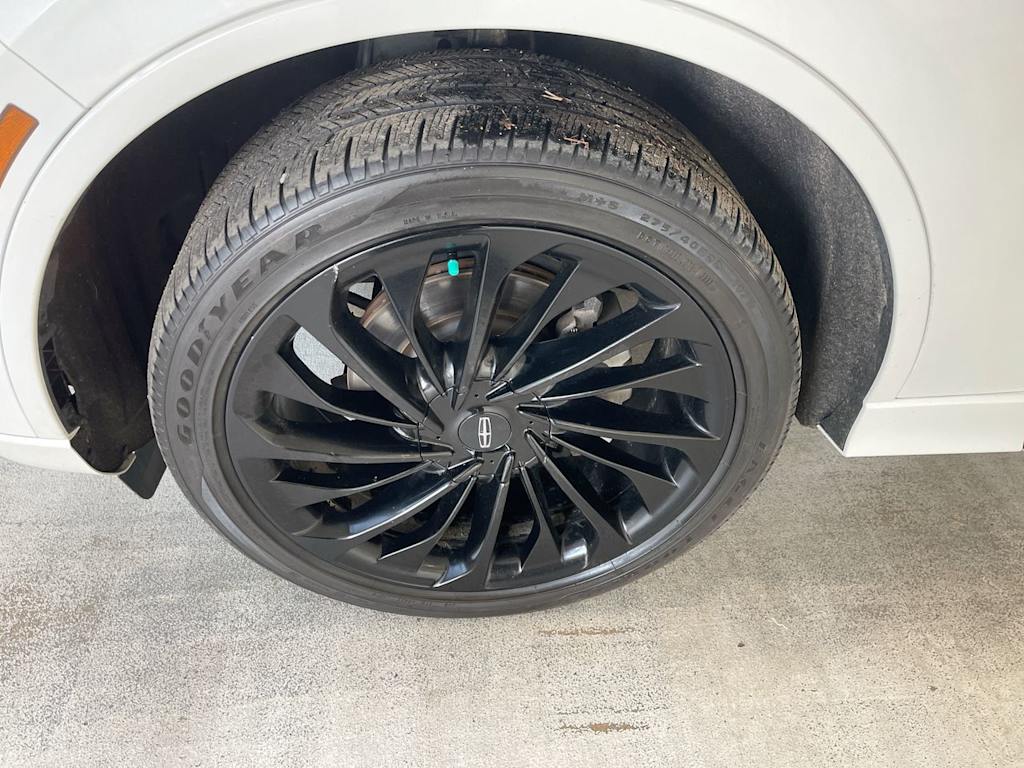 Thumbnail: 2023 Lincoln Aviator - 7